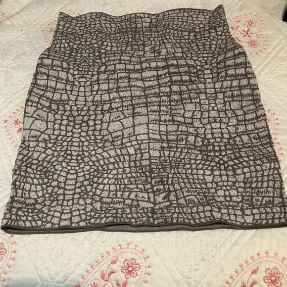 BCBG bandage skirt - Picture 4 of 4